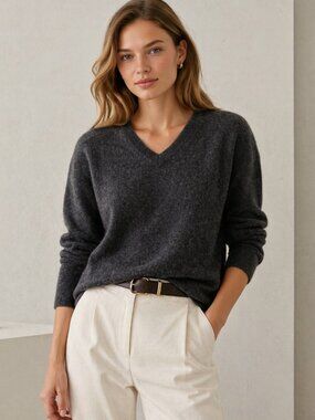 Cashmere Club Room Luxury 100% Cashmere Sweater Women L Gray V-Neck Soft Classic